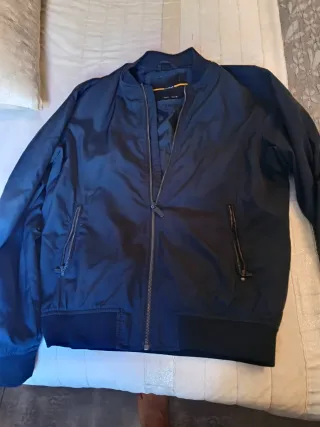 Lote Ropa Chico: Sudaderas, Camisetas y Chaqueta