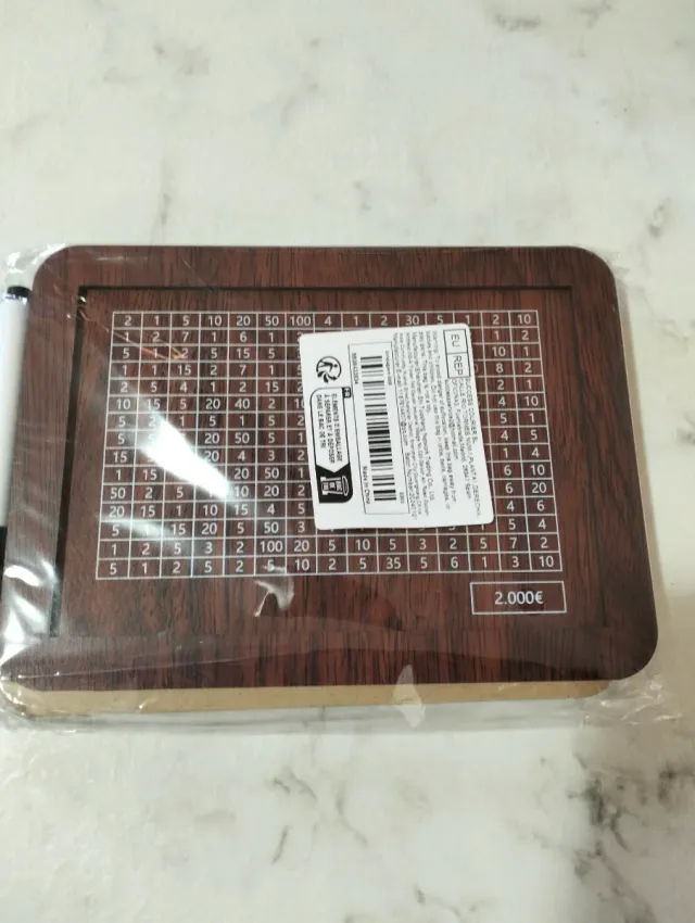 Salvadanaio con penna