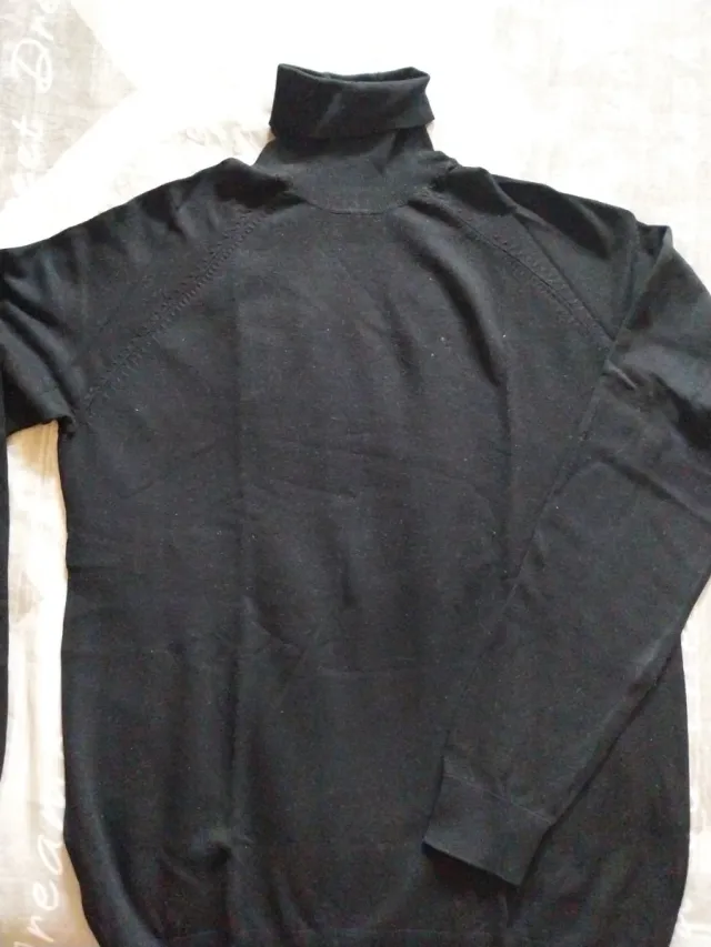 Jersey cuello alto chico negro