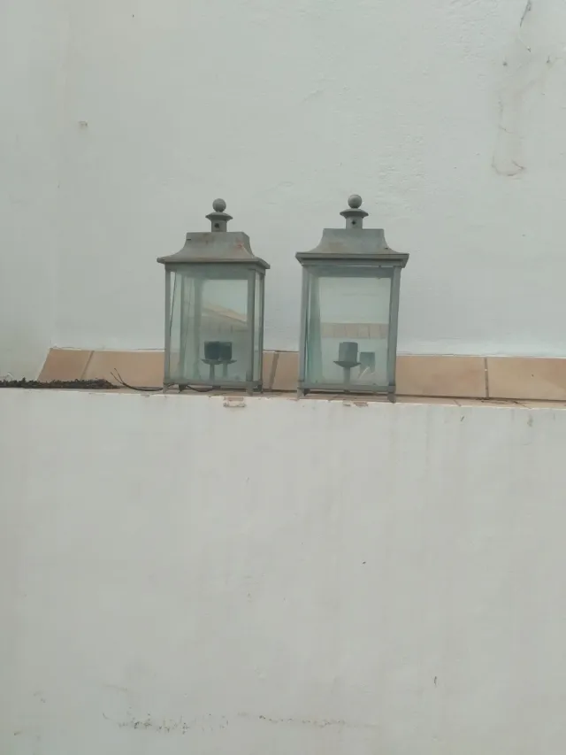 2 Lampioni in metallo e vetro