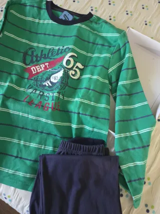 Pijama KNT Niño . Talla 14-16 años.