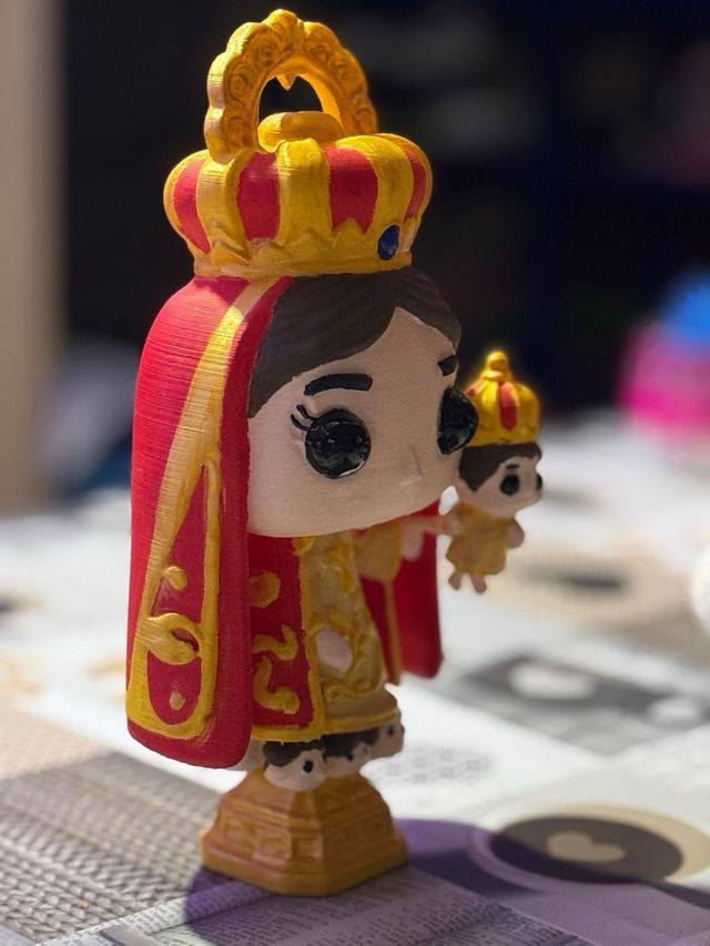 Santina de Covadonga figura