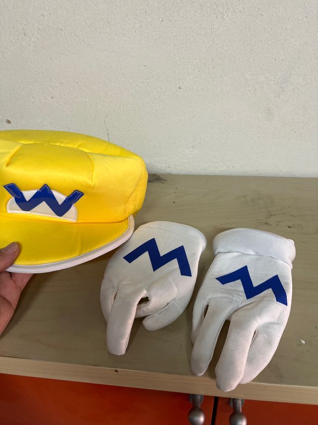 Disfraz Wario Gorra y Guantes