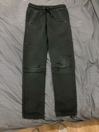 4 Pantalones niño t 8 juntos (15e)/separados (5e)