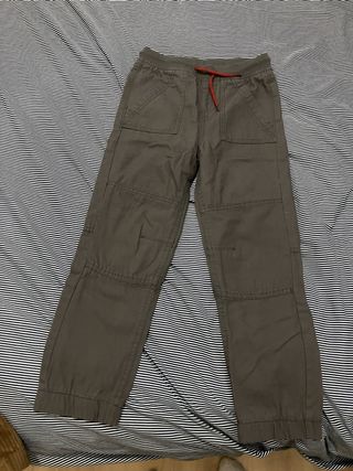 4 Pantalones niño t 8 juntos (15e)/separados (5e)