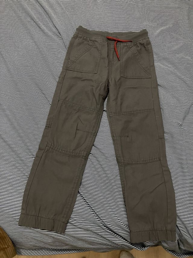 4 Pantalones niño t 8 juntos (15e)/separados (5e)