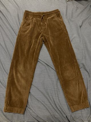 4 Pantalones niño t 8 juntos (15e)/separados (5e)