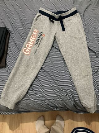 4 Pantalones niño t 8 juntos (15e)/separados (5e)