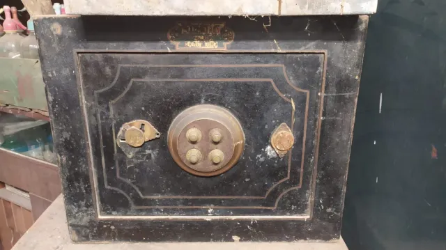 Caja Fuerte Antigua hijo de Juan amat