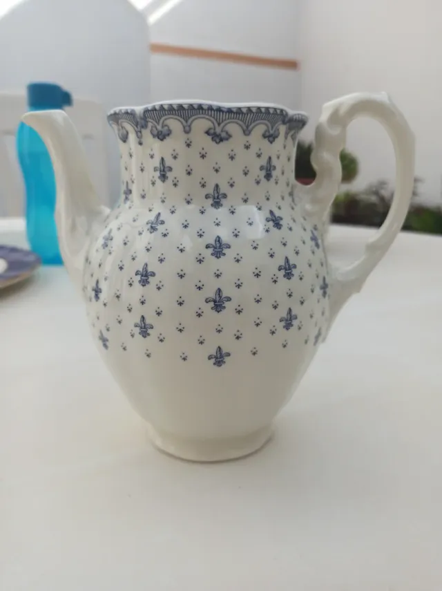 Lechera La Cartuja Azul y Blanca