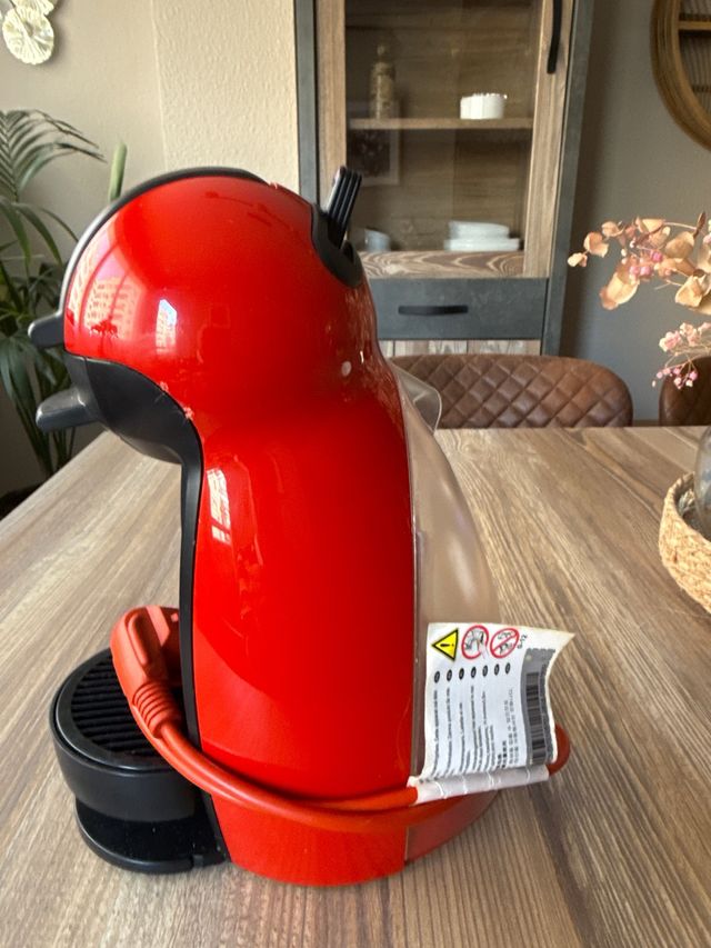 Cafetera Dolce Gusto Roja Krups