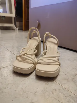 Sandalias crema tacón plataforma talla 39