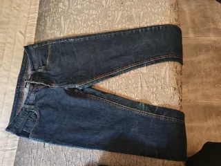 Pantalón vaquero pitillo azul