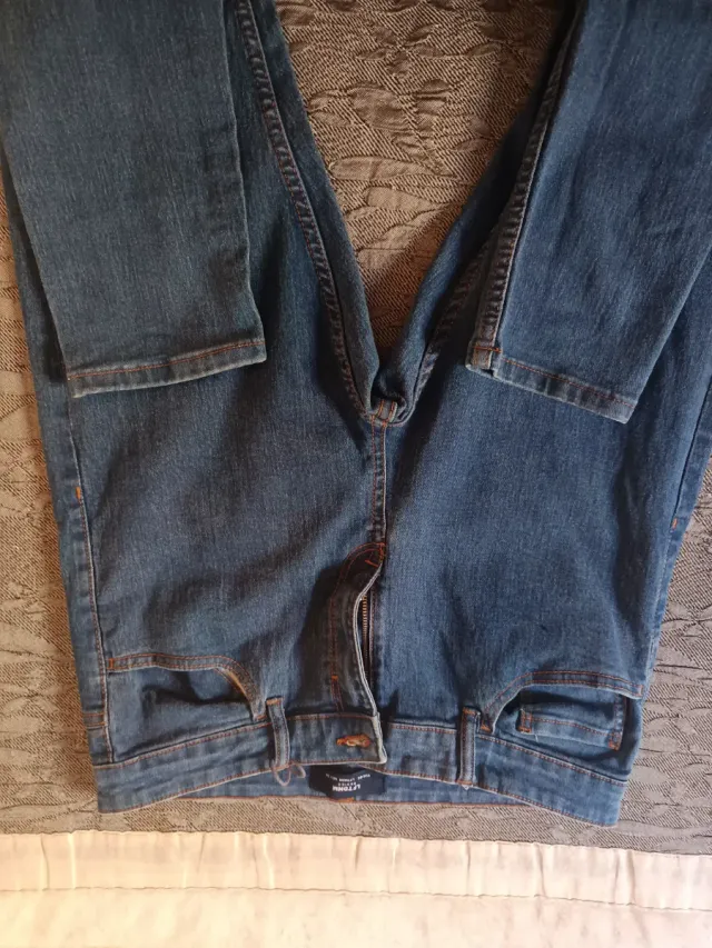 Pantalón vaquero pitillo azul