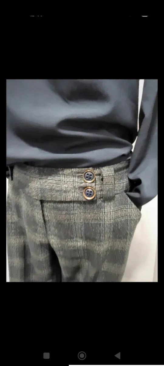 Pantalones de traje grises y azul