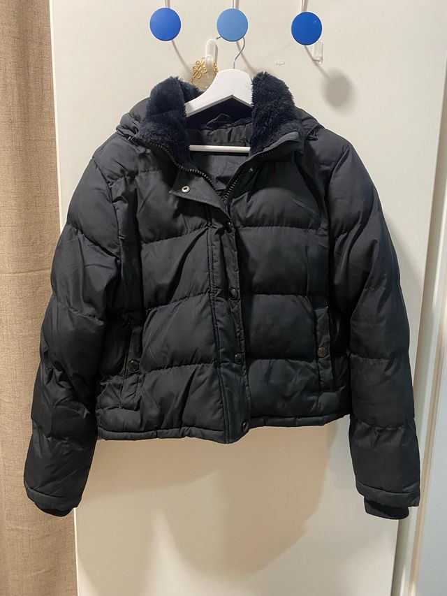 Campera acolchada corta negra