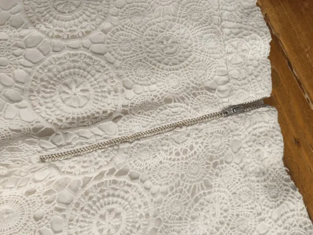 Falda Zara guipur crema Talla M