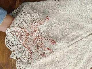 Falda Zara guipur crema Talla M