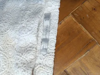 Falda Zara guipur crema Talla M