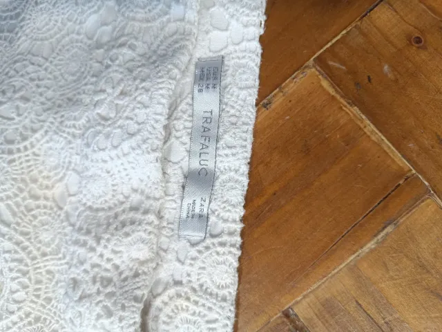 Falda Zara guipur crema Talla M