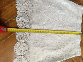 Falda Zara guipur crema Talla M