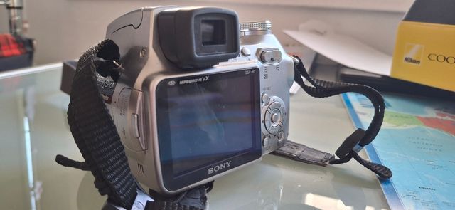 Cámara Sony Digital 12x Zoom Óptico