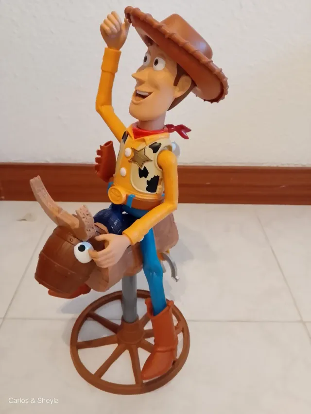 Muñeco Woody Toy Story a Caballo