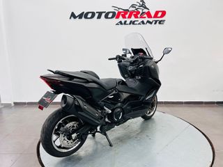 Yamaha T-MAX 560 Tech MAX 2025