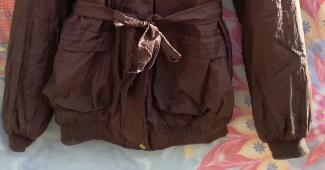 ABRIGO CHAQUETÓN MARRÓN CON CINTURÓN