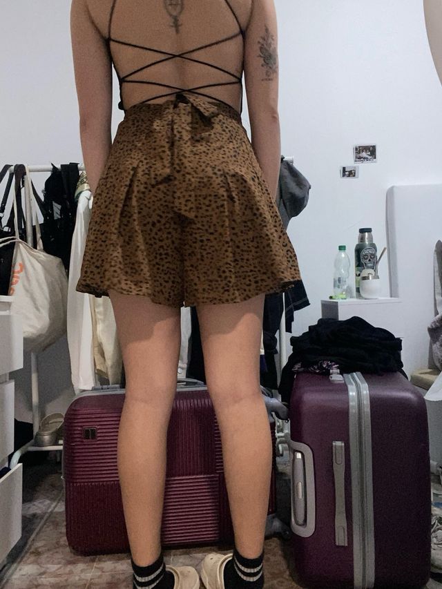 Short pollera animal print