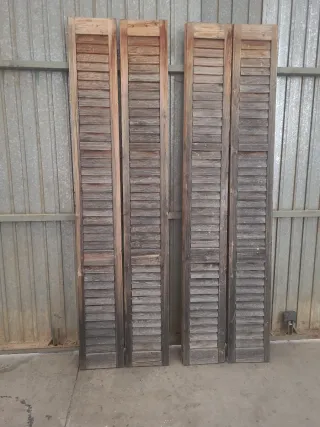 4 Postigos de Madera Rústicos