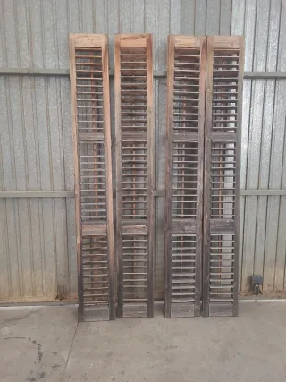 4 Postigos de Madera Rústicos