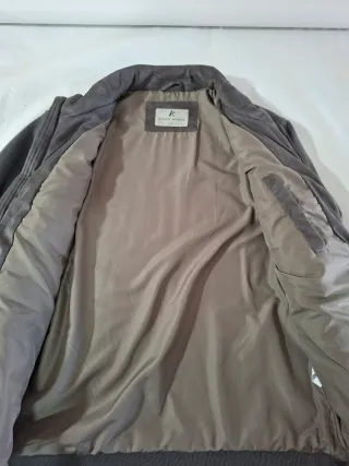 Cazadora gris acolchada