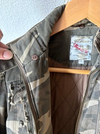 Cazadora camuflaje tachuelas Talla S