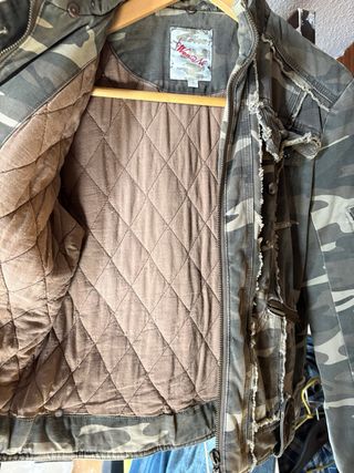 Cazadora camuflaje tachuelas Talla S