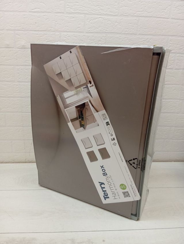 Zapatero plástico cinza e verde