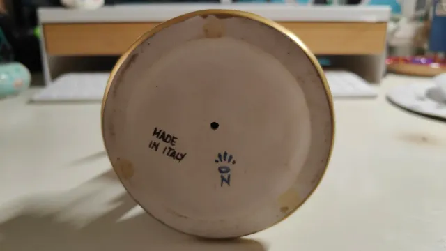 Figura Capodimonte Mujer con Flores