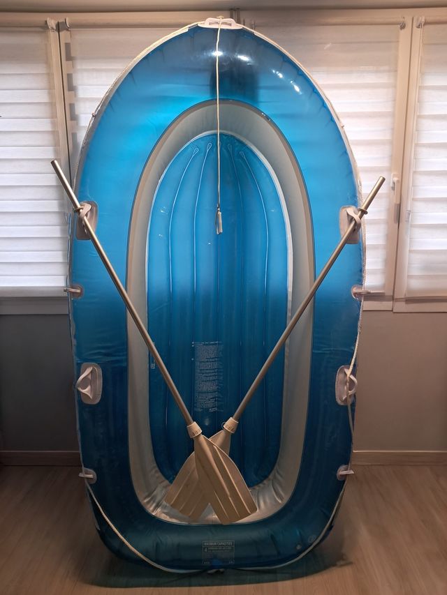 Barca hinchable Intex Club 400. 4 pax. 2 remos.