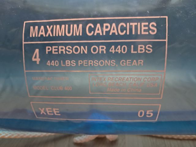 Barca hinchable Intex Club 400. 4 pax. 2 remos.
