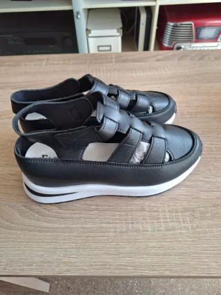 Zapatillas plataforma cuña negras sin usar