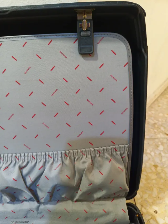 Maleta Samsonite Rígida Negra y Gris