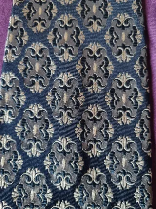 Corbatas loewe celine fumagalli façonnable rochas.