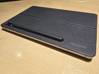 Samsung Galaxy Tab S7 con funda y teclado
