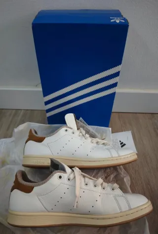 Zapatillas stan smith. Marca adidas.