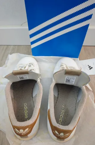 Zapatillas stan smith. Marca adidas.