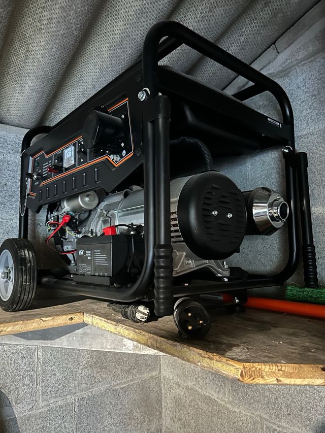 Generador Eléctrico 7500W TcPower GG9000FE