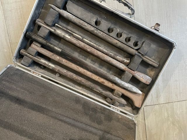 Martillo Percutor Makita con Puntas