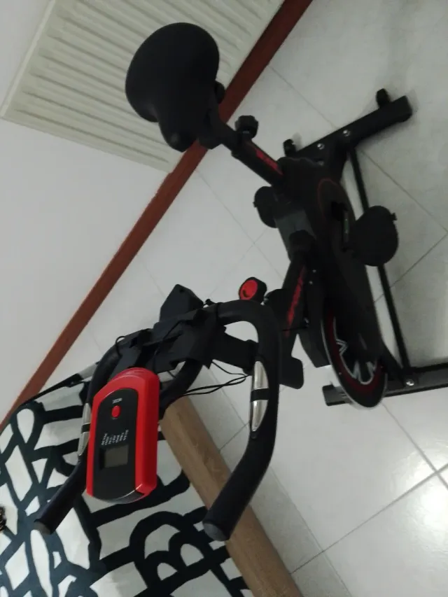 Bicicleta Estática Deportiva Negra