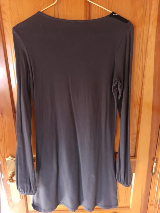 Vestido manga larga gris y morado