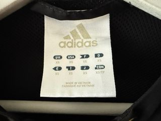 Chaqueta Adidas Negra y Dorada Talla S